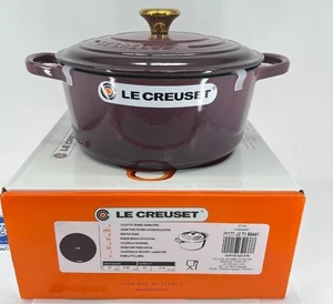 Le Creuset cocotte ronde signature fig color series 22cm with Gold knob UNUSED - Picture 1 of 24