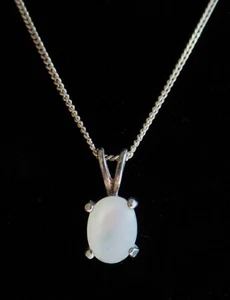STERLING SILVER OVAL MOTHER OF PEARL PENDANT NECKLACE 18" 2.47g (27204) - Picture 1 of 9