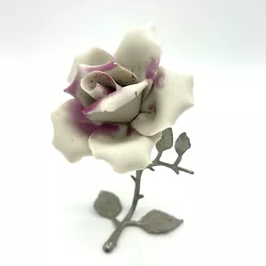 Statuina vintage Capodimonte Italia fiore rosa viola porcellana stelo argento - Foto 1 di 7