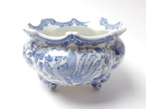 Japanese antique vintage Seto blue white phoenix porcelain legged bowl chacha