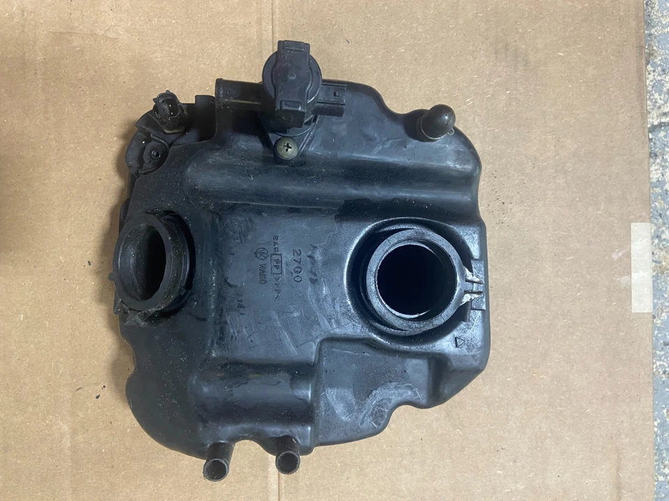 Caja de filtro de admisión de aire usada Suzuki DL650 Vstrom OEM 2004 2005 2006 Foto 1 de 1