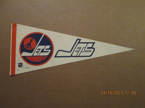 NHL Winnipeg Jets Vintage Circa 1980-81 NHL Service Team Logo Hockey Pennant Cover