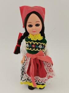 Puppe Mädchen 14,5cm original Verpackung Vitrine Spielzeug Tracht Schlafaugen