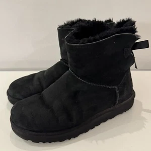 UGG Mini Bailey Bow II, Stiefelette, Boots, schwarz, Gr. 40 - Bild 1 von 5