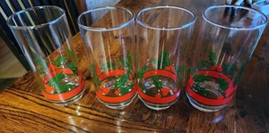 4 Vintage 1980's LIBBEY Christmas Holly & Berries Highball Glasses 5 5/8" Tall - Picture 1 of 3