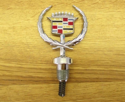 NOS OEM CADILLAC HOOD ORNAMENT 1985 TO 1993 DEVILLE, FWD FLEETWOOD, 60 SPECIAL - Image 1 of 4