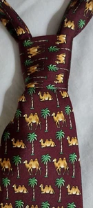 MUSEUM ARTIFACTS MENS NECKTIE 100% SILK CAMELS THEMED SHIPS FREE - Picture 1 of 6