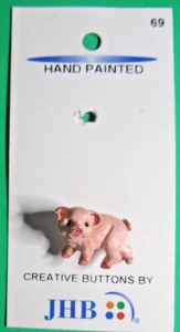 VINTAGE JHB 7/8" PIG FARM ANIMAL APPLIED SHANK NOVELTY BUTTON NEW on CARD-5/3 - Picture 1 of 3