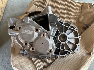 NEW GENUINE FORD GEARBOX CASING FIESTA PUMA KUGA FOCUS JX6R-7F097-AHC / 2316943 - Picture 1 of 5