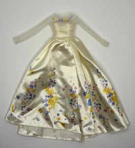 Mattel Barbie Cinderella nur Hochzeitskleid gebraucht guter Zustand - Bild 1 von 5