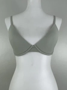SKIMS Camiseta Sujetador Talco Verde Sumergir Con Aros Ligeramente Forrado Demi Cup talla 34D - Imagen 1 de 4