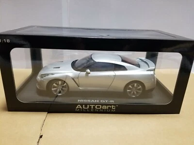 Autoart 77386 NISSAN GT-R R35 SILVER 1/18 - Immagine 1 di 4
