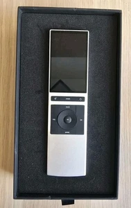 Neeo by Control4 Fernbedienung silber für Ersatzteile und Reparaturen - Bild 1 von 3