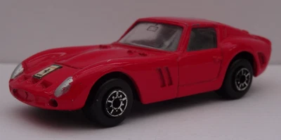 Diecast Model Car: FERRARI 250 GTO. Maisto. 1/64. Red. - Image 1 of 4