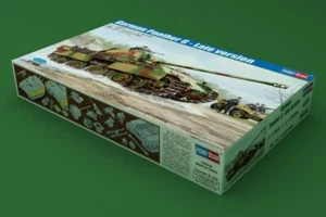 HobbyBoss 84552 1/35 German Panther G - Late version - Picture 1 of 12