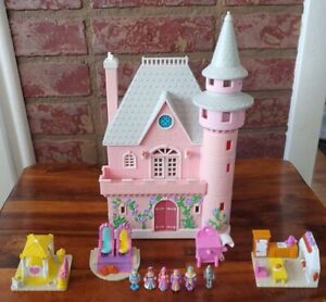 1995 Lewis Galoob Polly Pocket My Pretty Dollhouse Wishing Well Castle & Figures