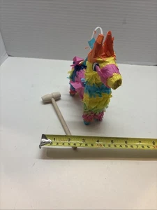 Elfe im Regal Zubehör Mini Piñata mit Hit Stick  - Bild 1 von 5