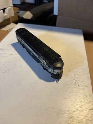 Proto 1000 New York Central C Liner HO DC Lightening Stripe - Image 1 of 4