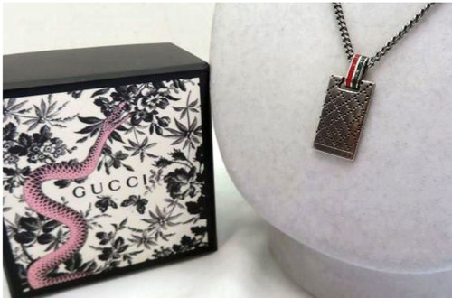 Collana con ciondolo placca quadrata motivo diamante linea sherry Gucci SV925 con scatola
