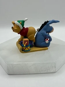 Hallmark Keepsake Disney Winnie the Pooh & Eyeore 1999 adorno de Navidad - Imagen 1 de 8
