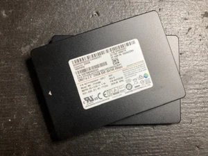 (LOT of 2) Samsung CM871a 256GB 2.5" 7mm SSD MZ-7TY2560 - Picture 1 of 2
