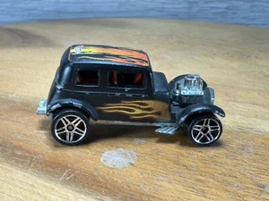 1968 Hot Wheels RARE Classic '32 Ford Coupe Vicky Flat Black with Orange Flames - Picture 1 of 5