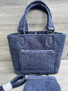 G.I.L.I. Reversible Sherpa Tote with Sherpa Pouch blue color B000115 - Picture 1 of 12