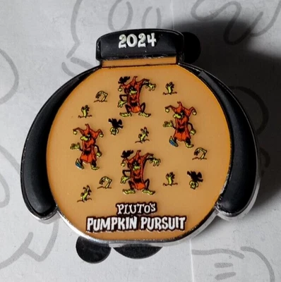 Заколка Goofy Pluto's Pumpkin Pursuit 2024 Glow in the Dark Free-D Disney 171334 - Изображение 1 из 2