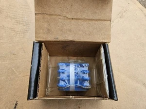 HAWK RACING FRONT LEFT & RIGHT CERAMIC DISC BRAKE PADS FOR PORSCHE - Picture 1 of 5