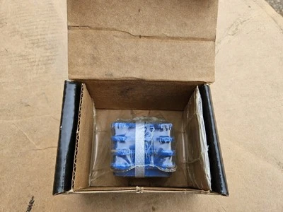 HAWK RACING FRONT LEFT & RIGHT CERAMIC DISC BRAKE PADS FOR PORSCHE - Image 1 of 4