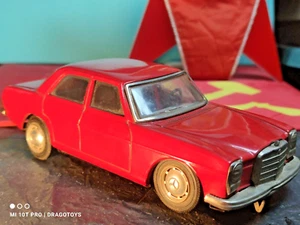 VINTAGE MERCEDES 220 TAIYO JAPAN 1960's RED TIN TOY BATTERY OPERATED BUMP AND GO - Picture 1 of 24