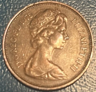 Moneda extranjera británica de 2 peniques nuevos 1975 Isabel II del Reino Unido EXTREMADAMENTE RARA Foto 1 de 2