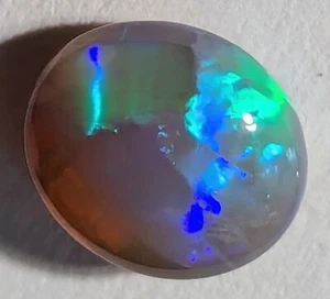 Cristal oscuro de 2,4 quilates azul ópalo verde ovalado Lightning Ridge - Imagen 1 de 11