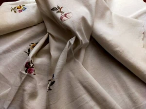 tovaglia in lino ricamata a mano - Foto 1 di 11