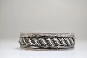 Vintage Native American Silver 925? or Coin? Unmarked Cuff Bracelet- Nice - Picture 1 of 6