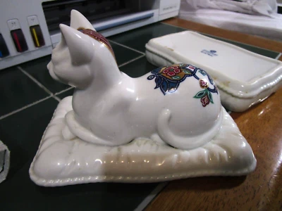 Coleccionable: Caja de baratijas para gatos de porcelana Bizancio Elizabeth Arden Japón con jabón Foto 1 de 4