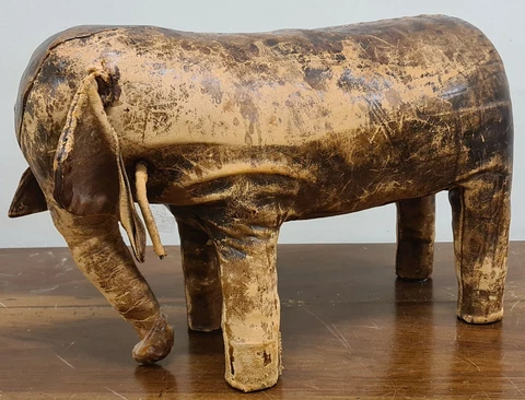 FOOTREST WITH ELFANT DESIGN. LEATHER FILLED WITH STRAW. FRANCE?. CIRCA 1940 Cover