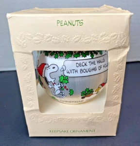 Hallmark Keepsake Ornament “Peanuts” 1981 “Deck the Halls” #QX8035 Satin - Picture 1 of 5