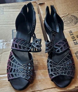 Sandalias Mujer Tacones 10M Borde Negro Cremallera Trasera Marcada 42 En la Parte Inferior - Imagen 1 de 3