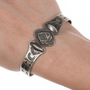 6,375" um 1930 Navajo Kurios gestempelt Silber Pfeilspitze Manschette Armband - Bild 1 von 10