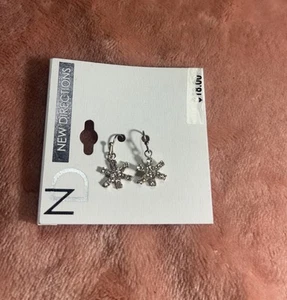 Snowflake Rhinestone Pierced Earrings Silver tone Dangles New Free Ship A21 - Picture 1 of 7