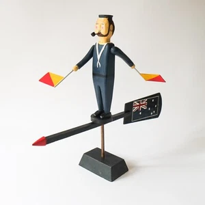 WEATHER VANE - Arte popular semáforo hombre Australia banderas madera hechas a mano - Imagen 1 de 12