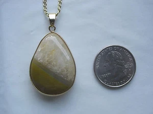 @~ Hellbraun und weißer Achat Gold umwickelt Anhänger 18" Gold Halskette ~ LBDAB - Bild 1 von 2