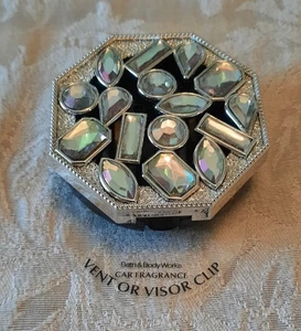 Bath & Body Works ZEITLOSER JUWELENDUFT TRAGBARER VISIERCLIP ODER BELÜFTUNG NEU MIT ETIKETT - Bild 1 von 3