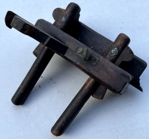VINTAGE WOODEN WOODWORK PLANE GOOD USED CONDITION FOR AGE - Picture 1 of 3