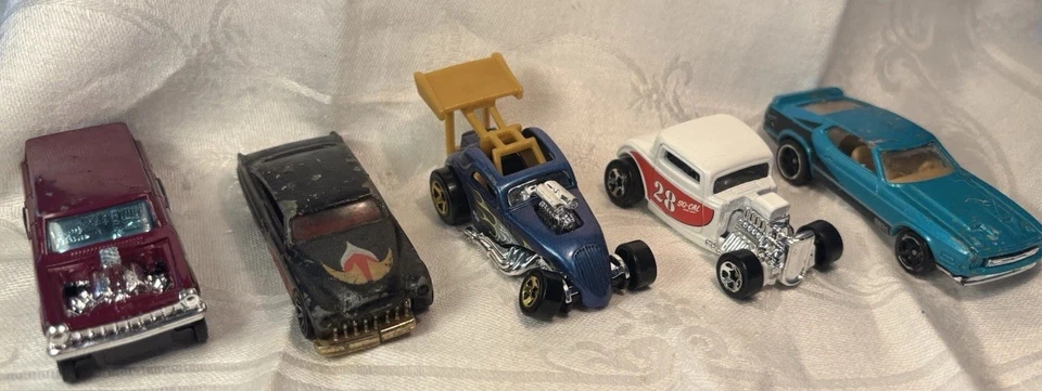 Vintage LOT of 5 Hot Wheels Diecast Cars -80’s-90’s &’18 Mach 1, 32 Ford Ect. - Image 1 of 4