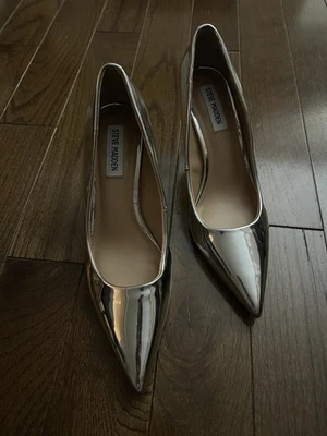 Zapatos de salón Steve Madden plateados metálicos para mujer talla 8M Foto 1 de 4