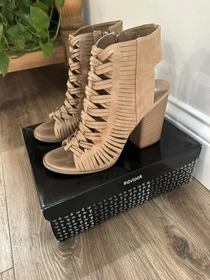 CHUNKY HEEL SANDALS SZ 9.5 - Изображение 1 из 4