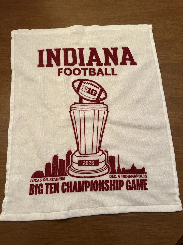Indiana Football Big 10 Championship Rally Toalla Lucas Oil Stadium Hoosiers Foto 1 de 3
