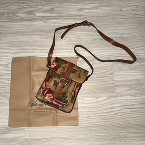 Nuova senza etichette ~ Borsa a tracolla Patricia Nash Cascina piccola vintage vittoriana stampa rosa - Foto 1 di 10